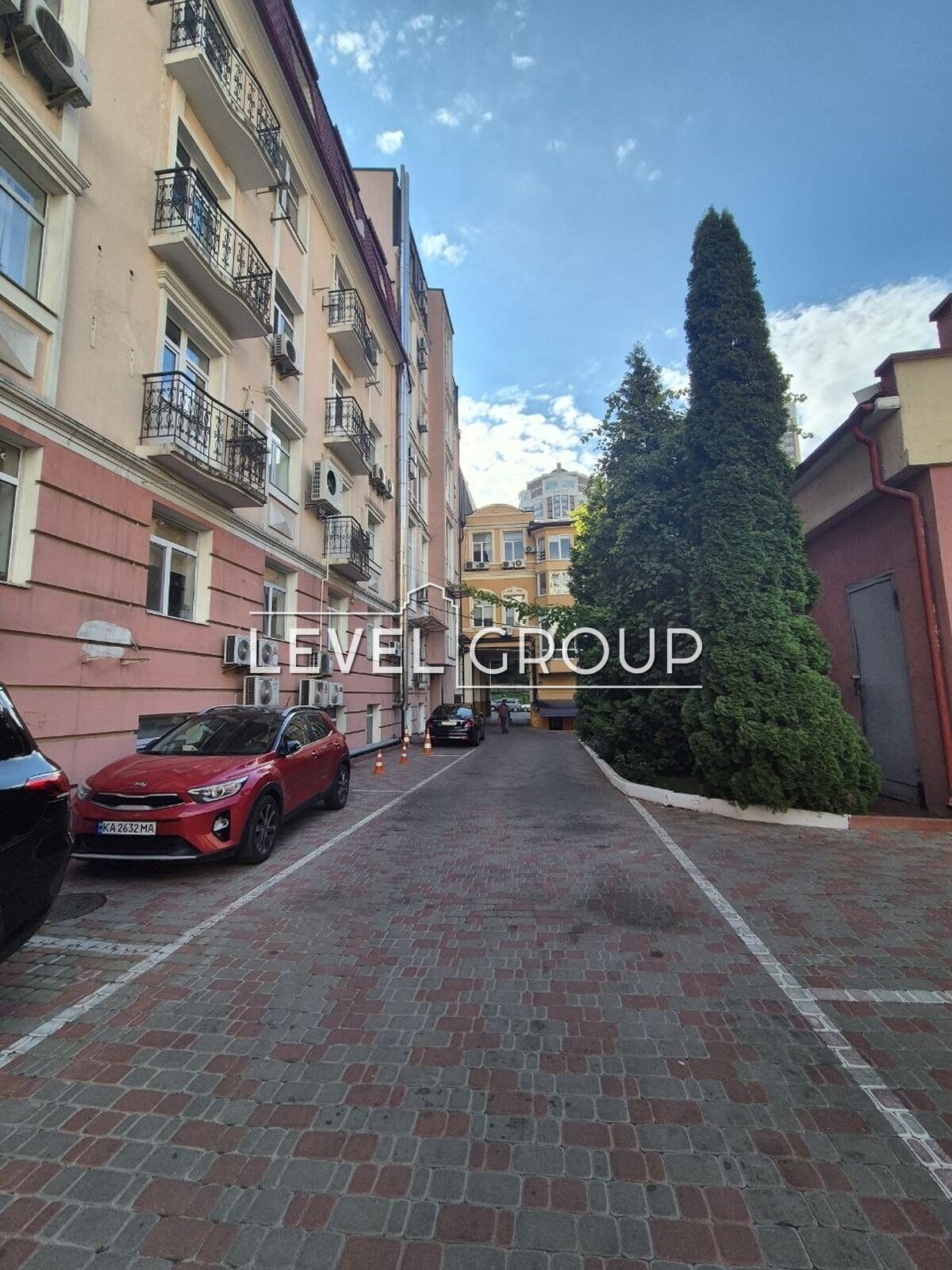 Hlybochytska St., 40p.