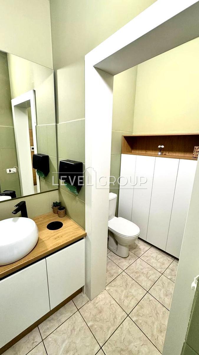 Федора Ернста вул., 16б