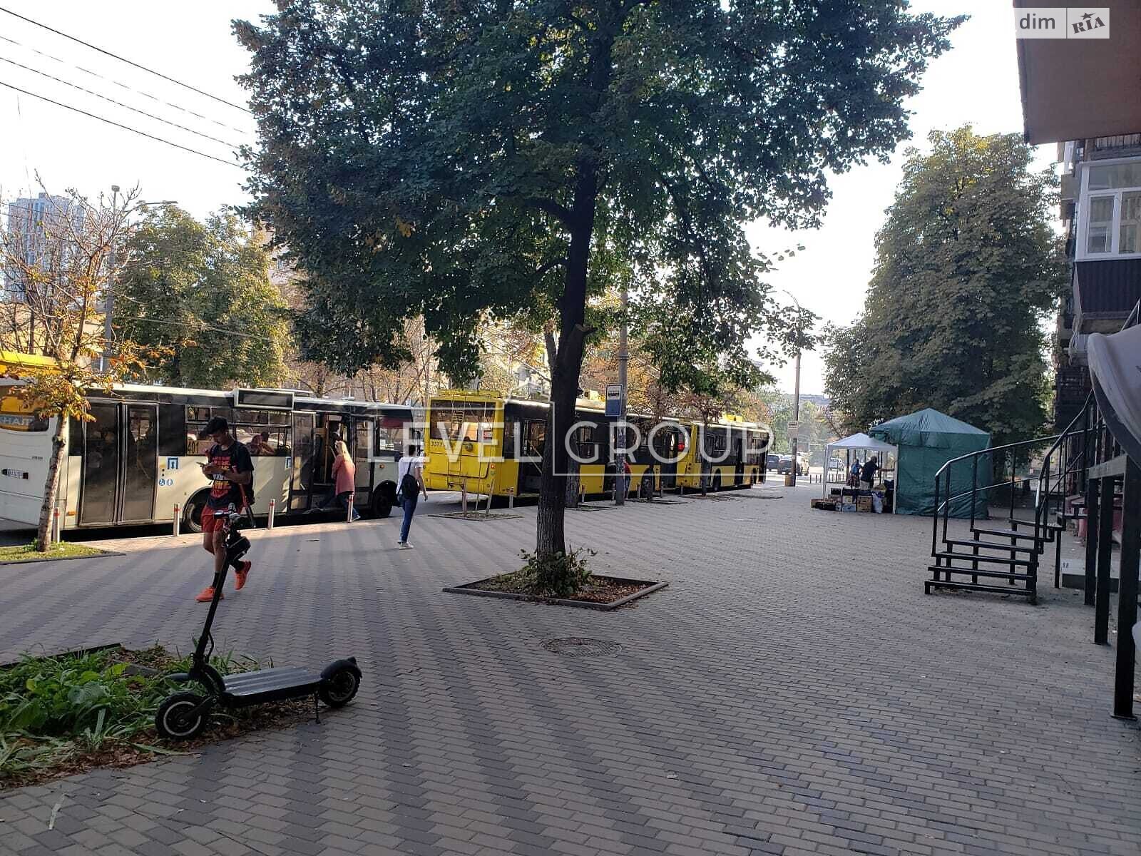 Air Force Ave. (Povitroflotsky), 20/1