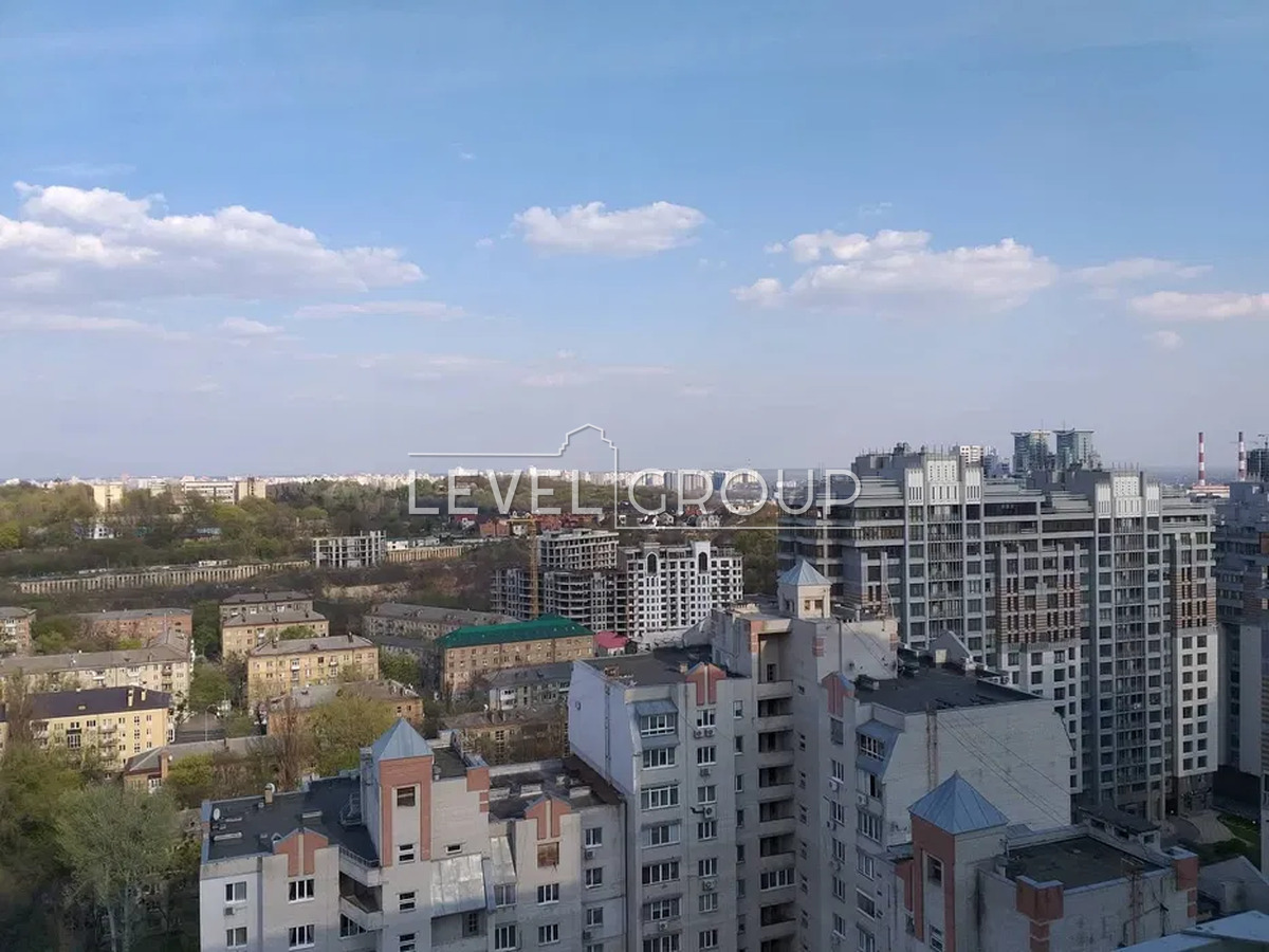 Андрія Верхогляда вул. (Михайла Драгомірова), 2А