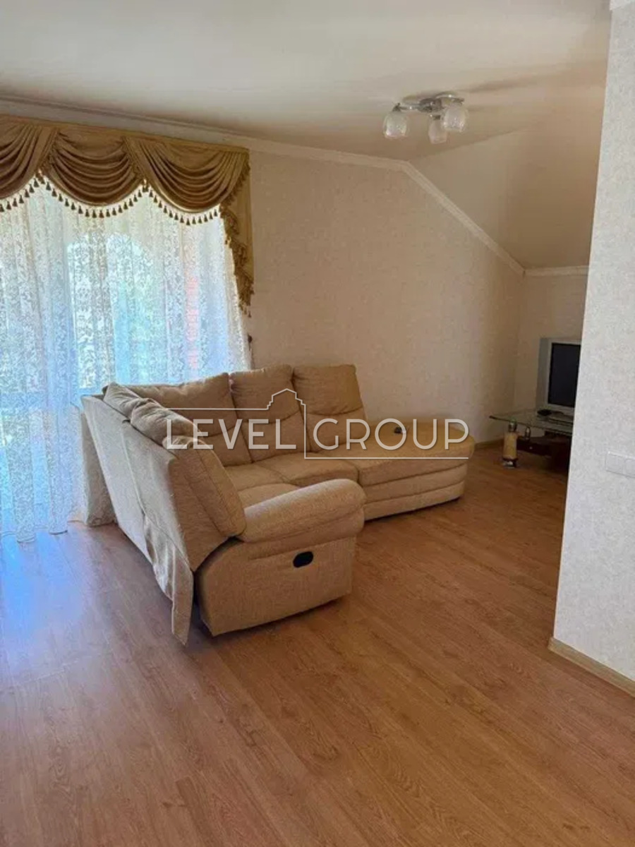 Центральна, 24