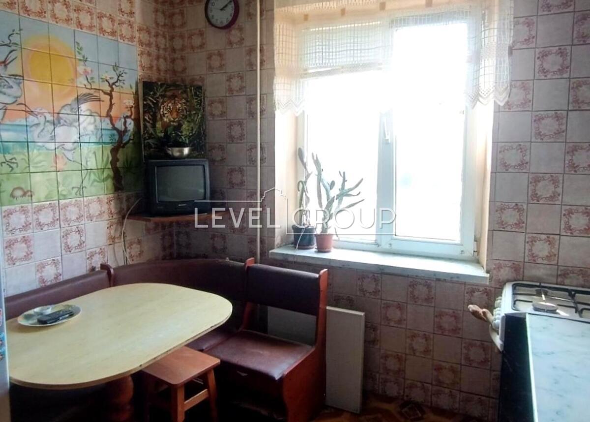 Миколи Закревського вул., 89