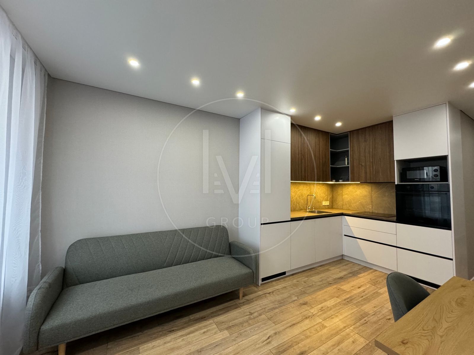 Prychalna St., 14