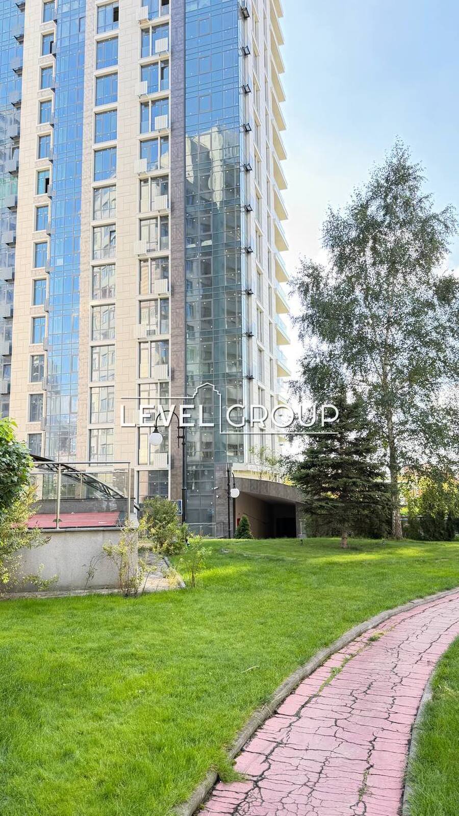 Andriy Verkhoglyad St. (Mykhayla Dragomirova), 22