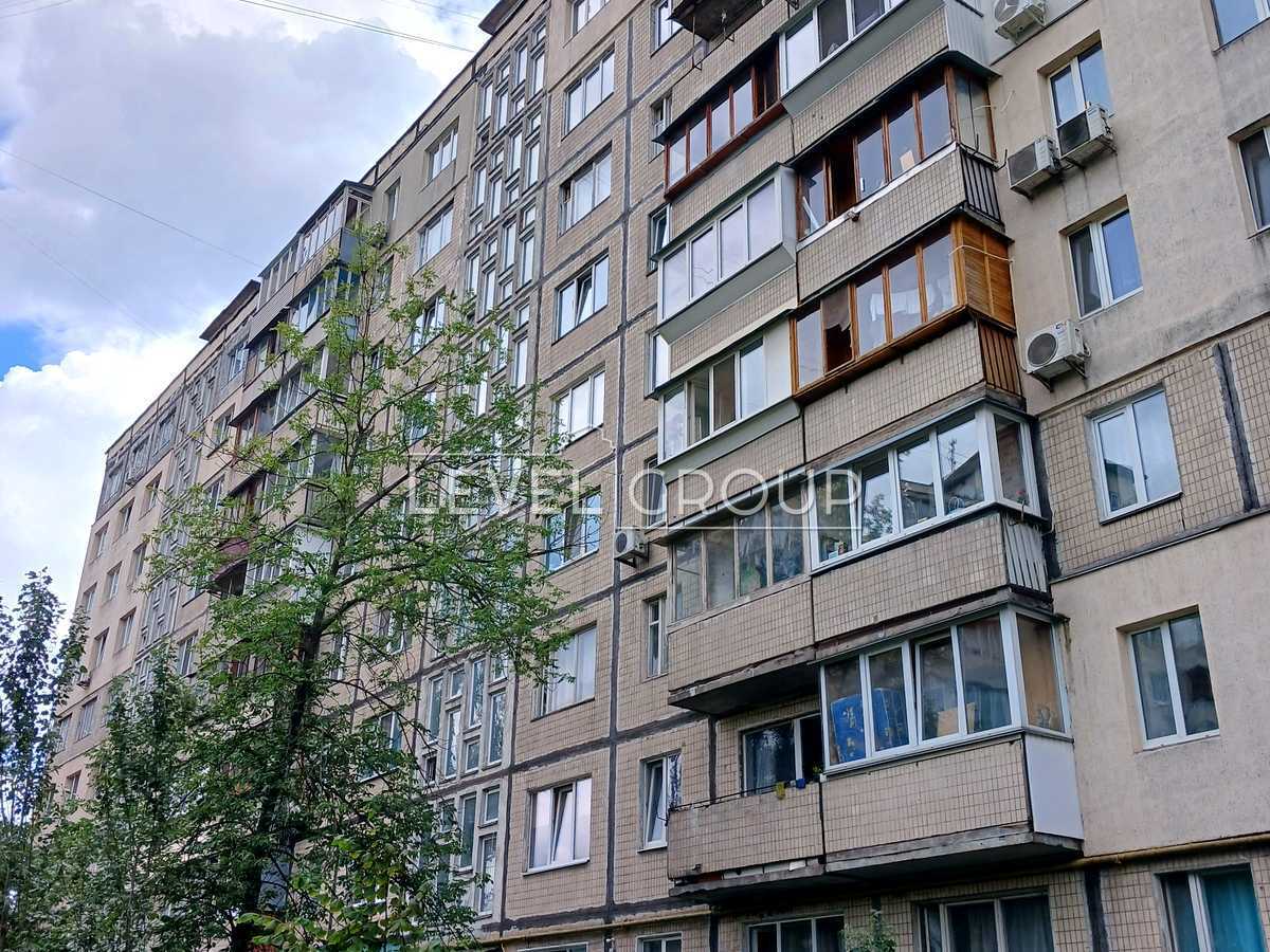 Юрія Шумського вул., 10