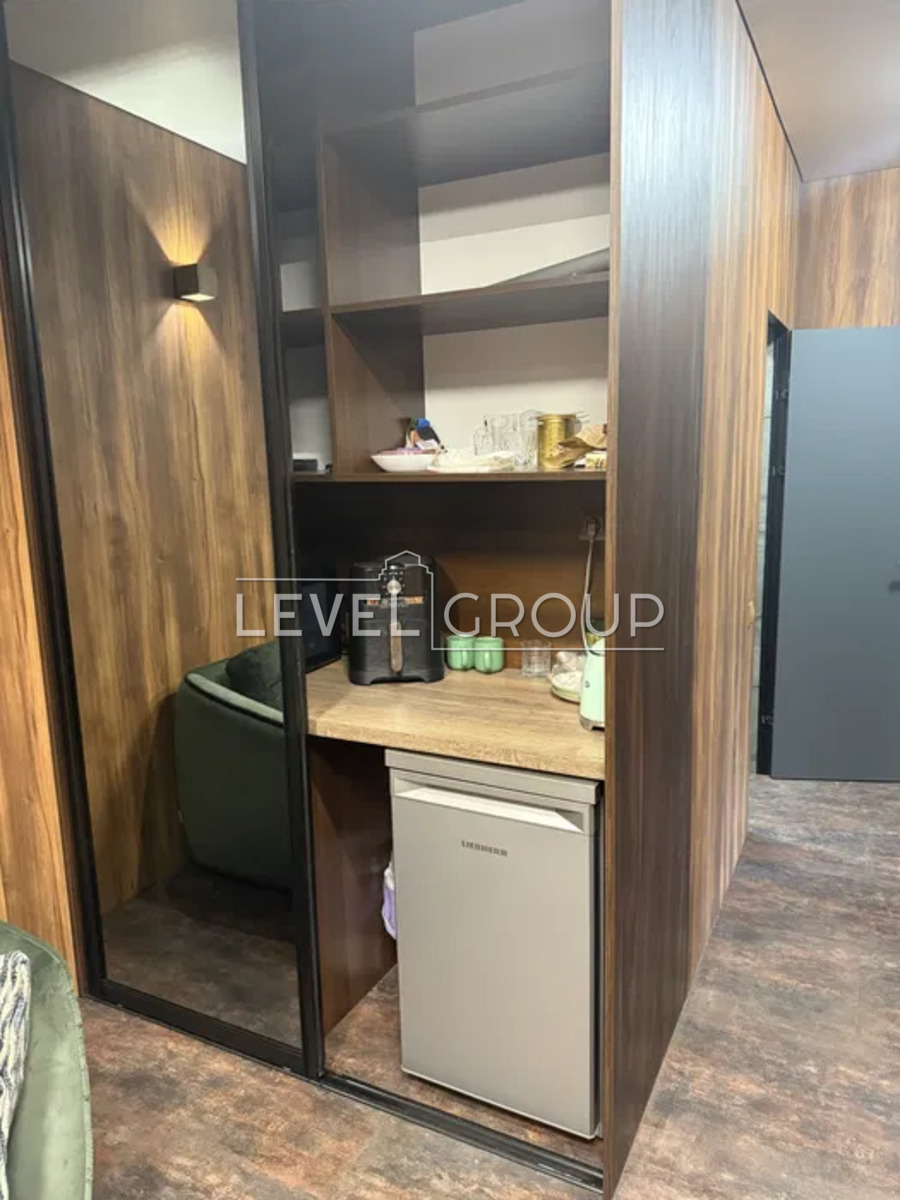 Костанайська вул., 13