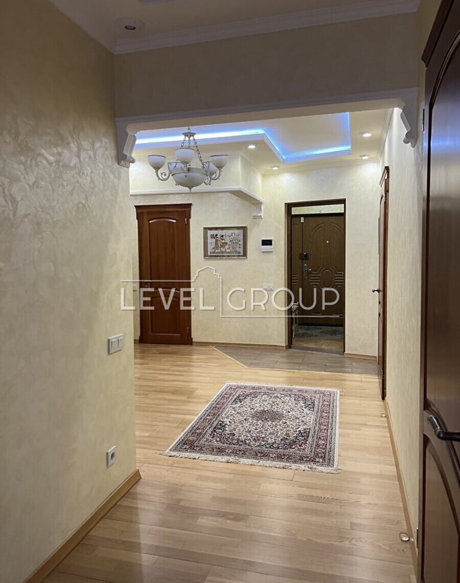 Святоюріївська, 22