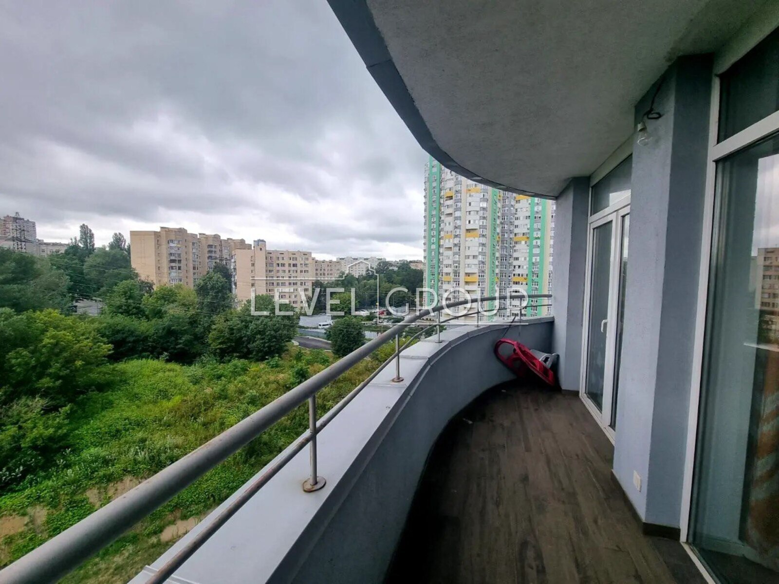 Вишгородська вул., 45