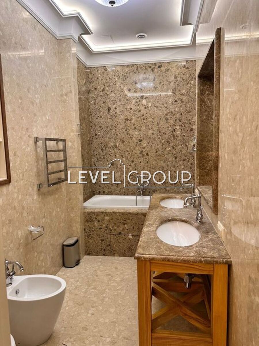 Новоселицька вул., 10