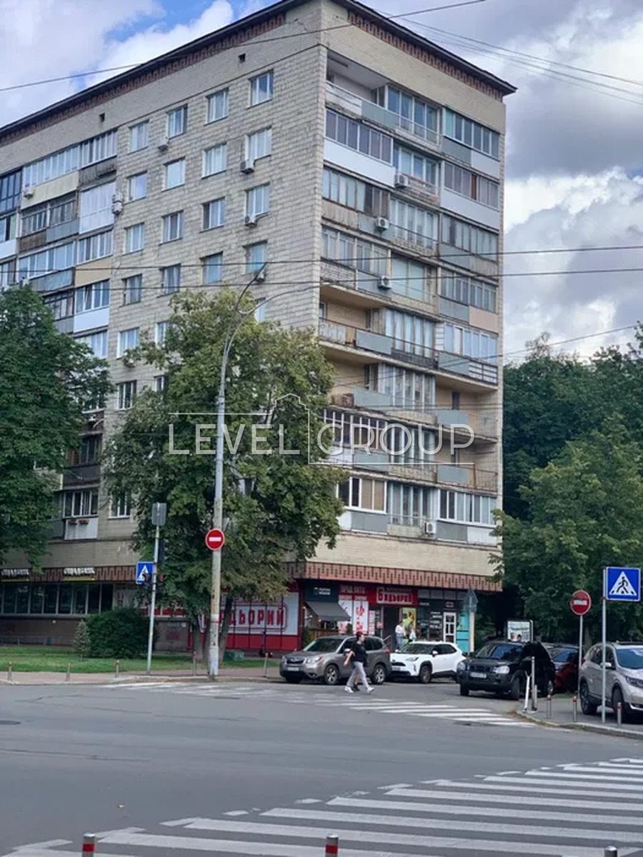 Михайла Омеляновича-Павленка вул. (Суворова), 19