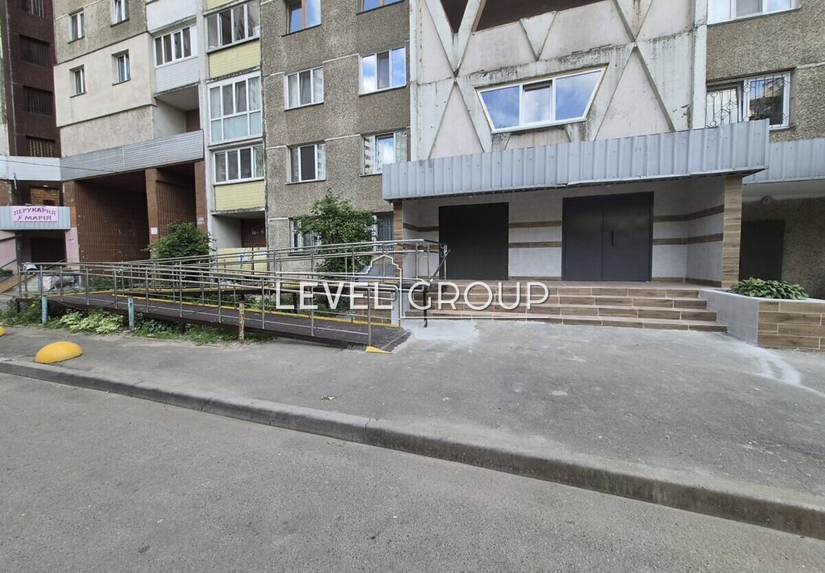 Академіка Заболотного вул., 110