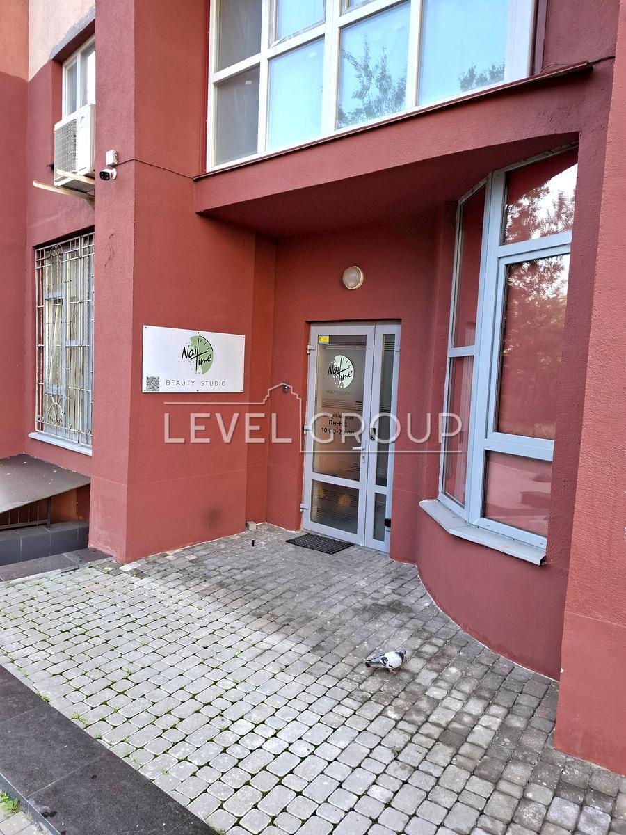 Федора Ернста вул., 16б