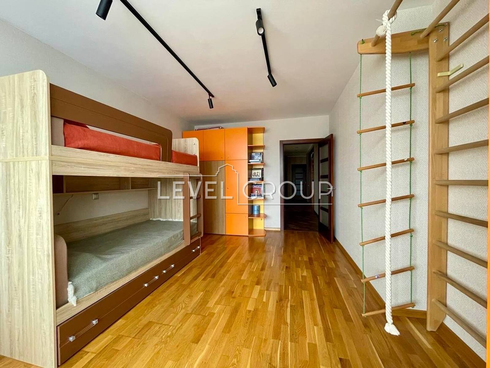 Yuriy Shumsky St., 1B