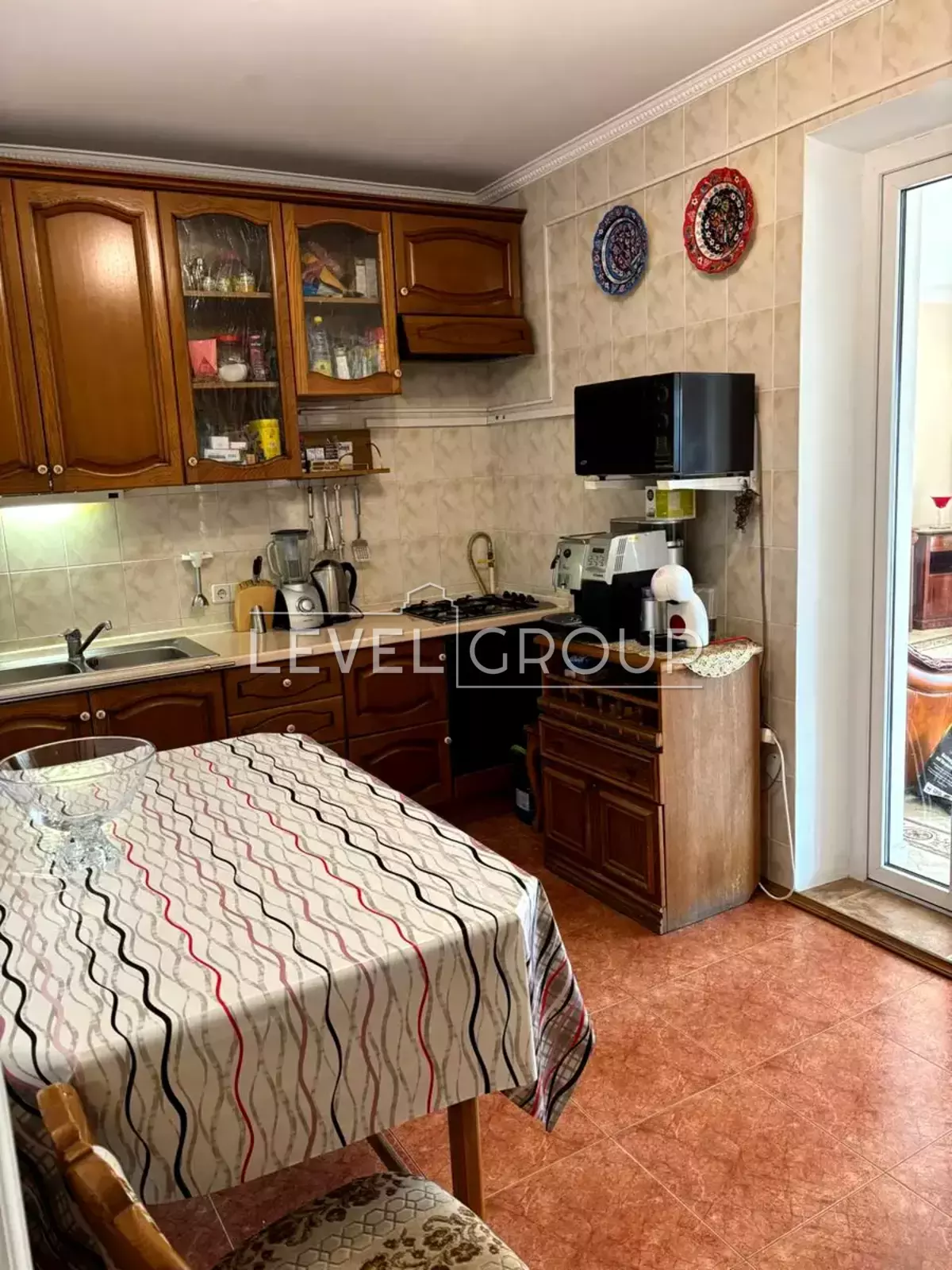 Мистецька вул., 7