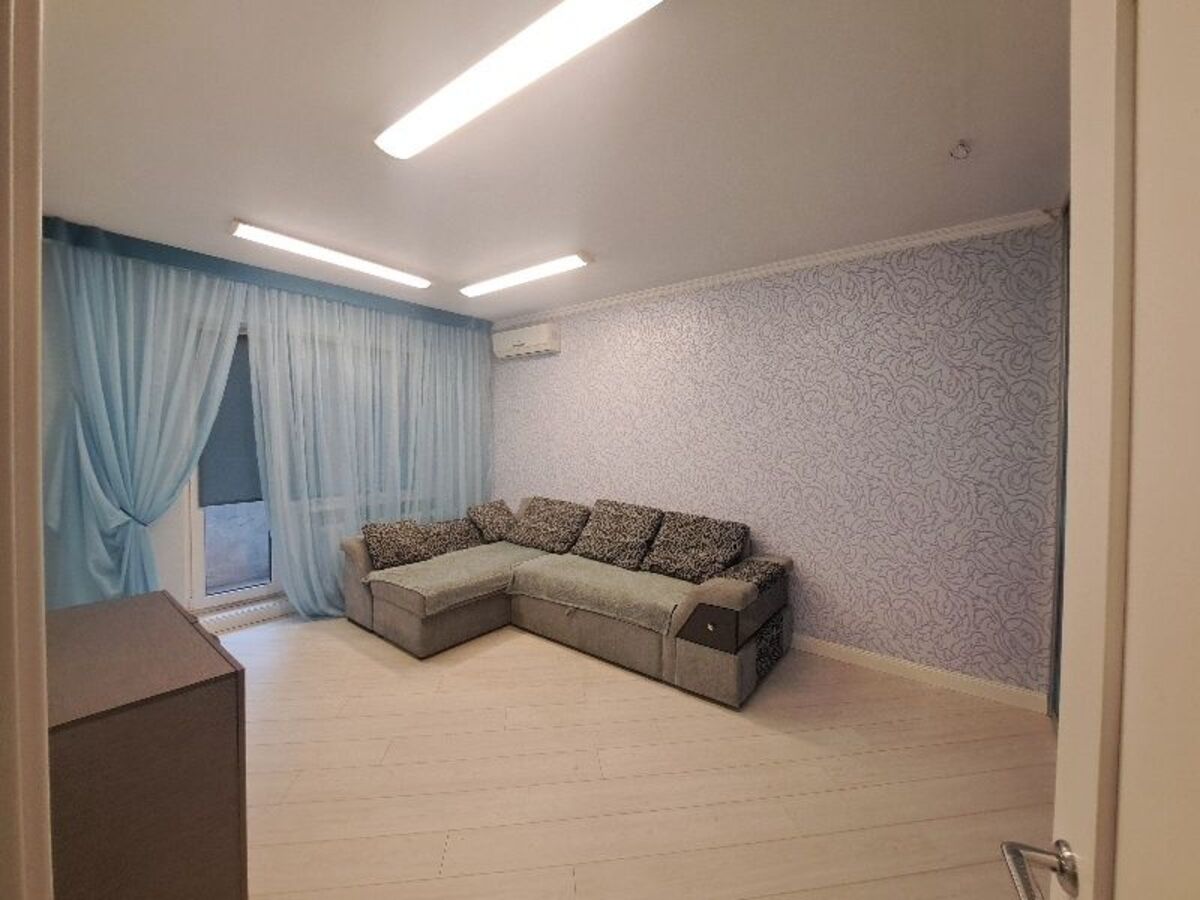 Автозаводська вул., 43