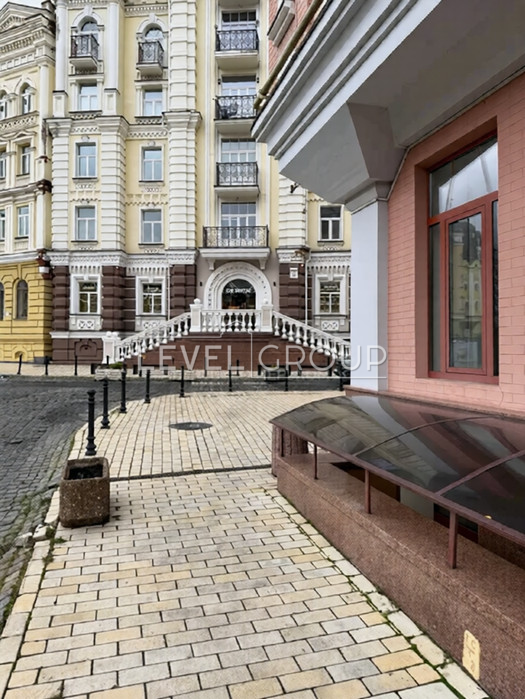 Vozdvyzhenska St., 22