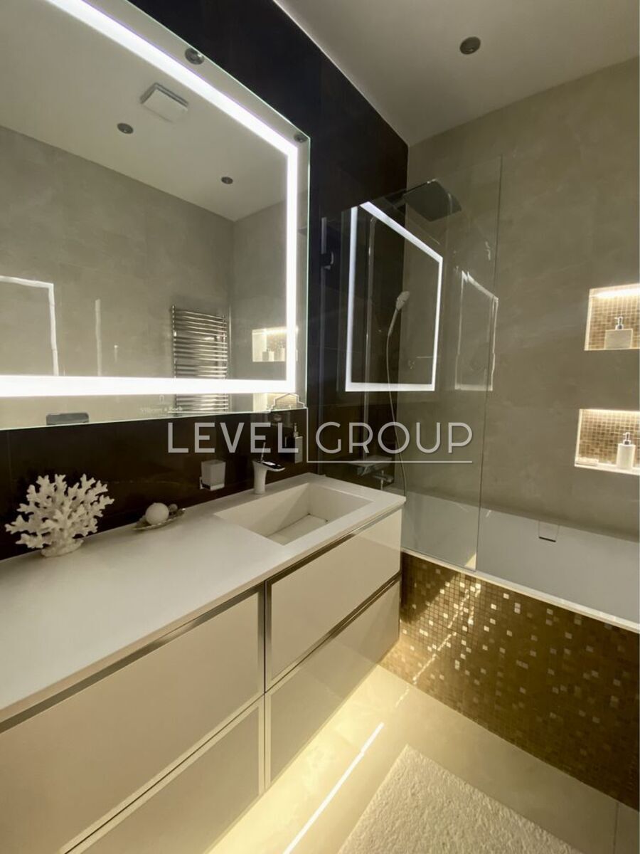 Lesia Ukrainka Blvd., 7v