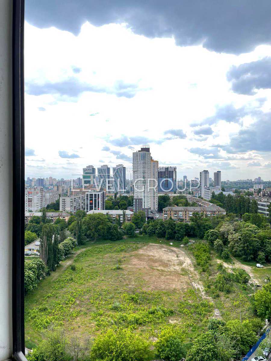 Вільгельма Котарбінського вул. (Миколи Кравченка), 24