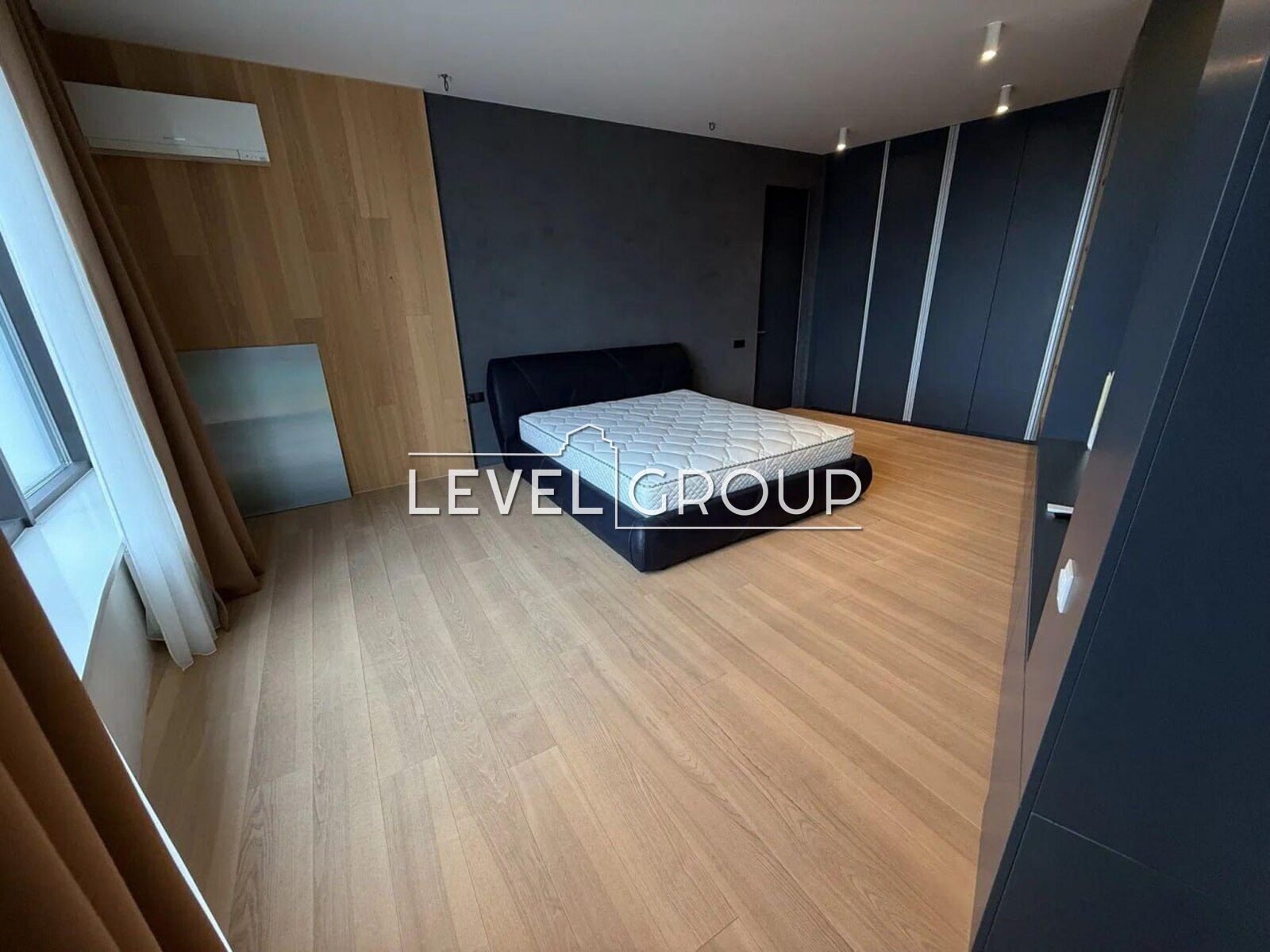 Yevhen Konovalets St. (Shchorsa), 26A