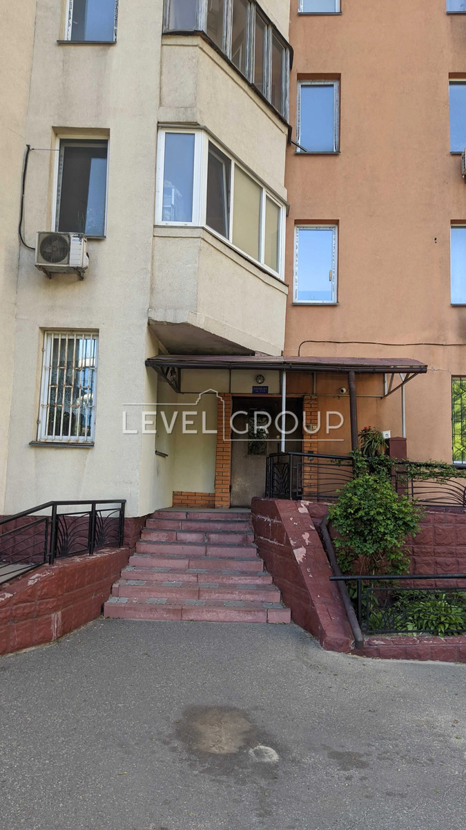 Валерія Лобановського просп. (Червонозоряний), 126Г