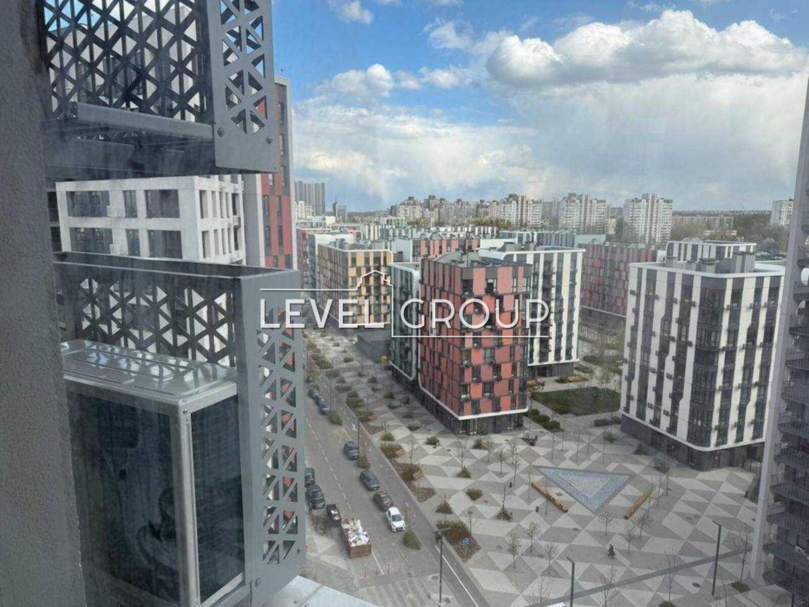 Братів Шеметів вул., 8