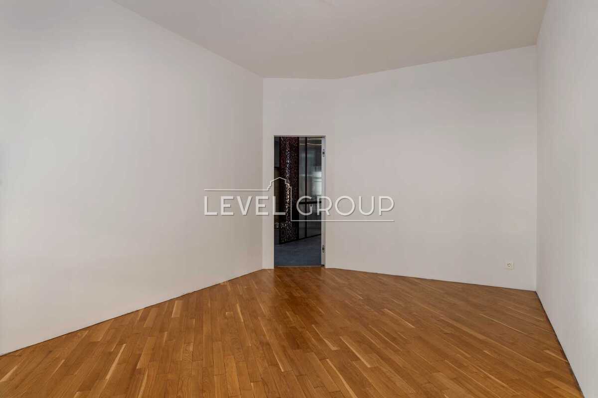 Yevhen Konovalets St. (Shchorsa), 36b