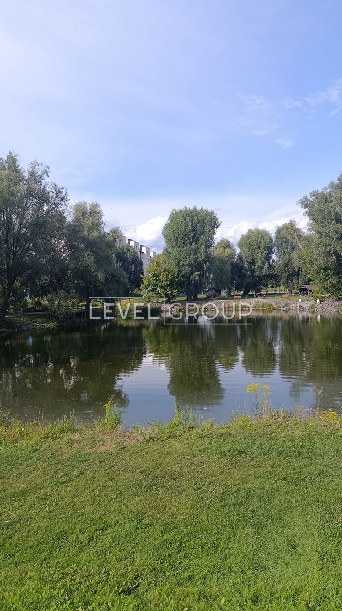 Бульвар Приозерний, 5