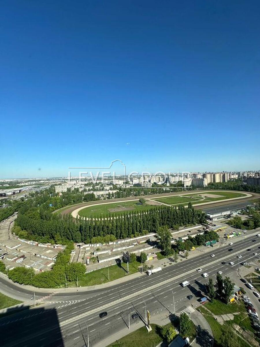 Академіка Заболотного вул., 1Б