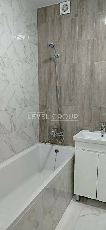 Heroes of the Heavenly Hundred Avenue, 38