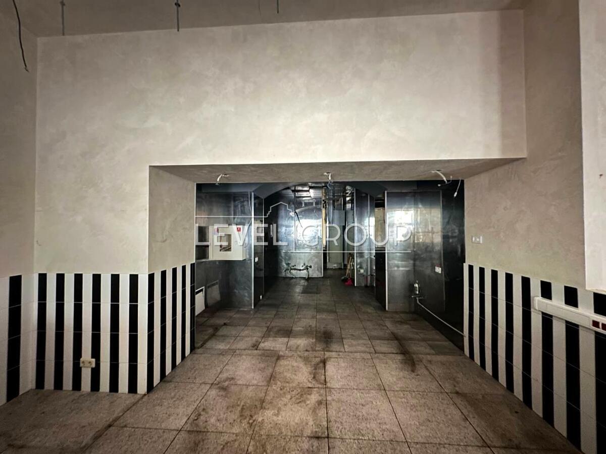 Петра Сагайдачного вул., 36