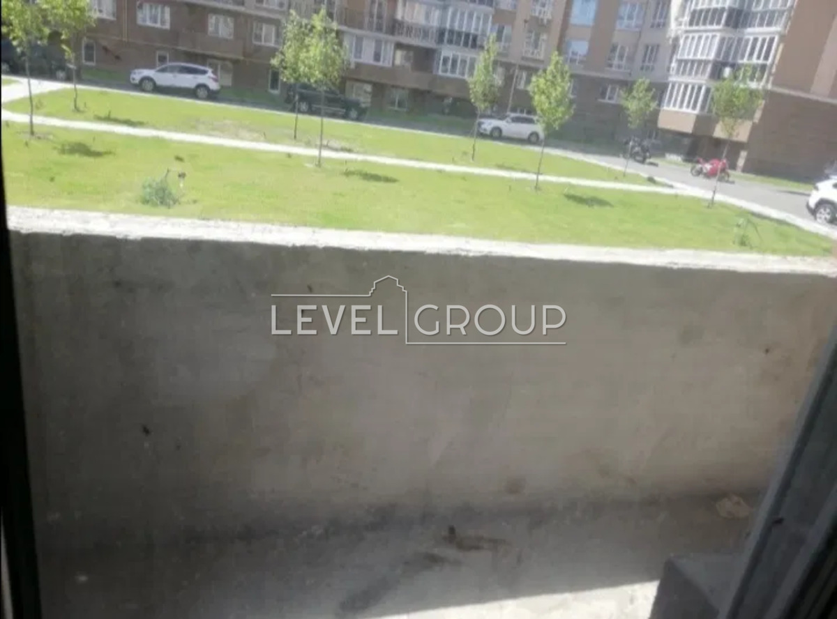 name_en