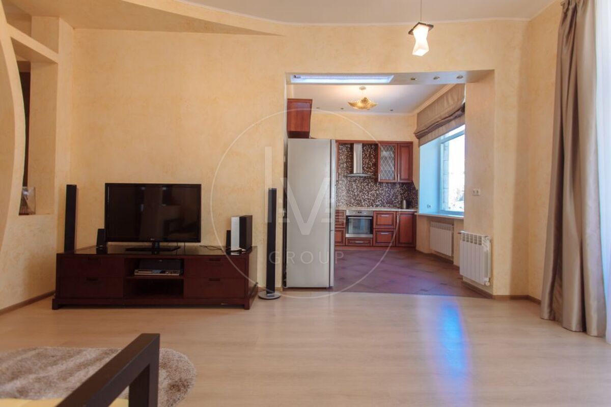 Khreschatyk St., 23