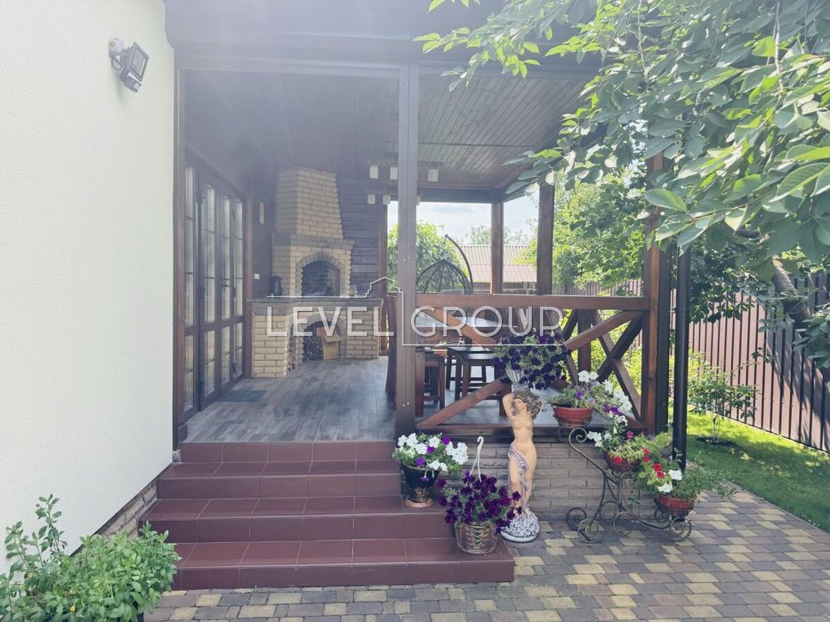 B. Khmelnytskyi St., 30