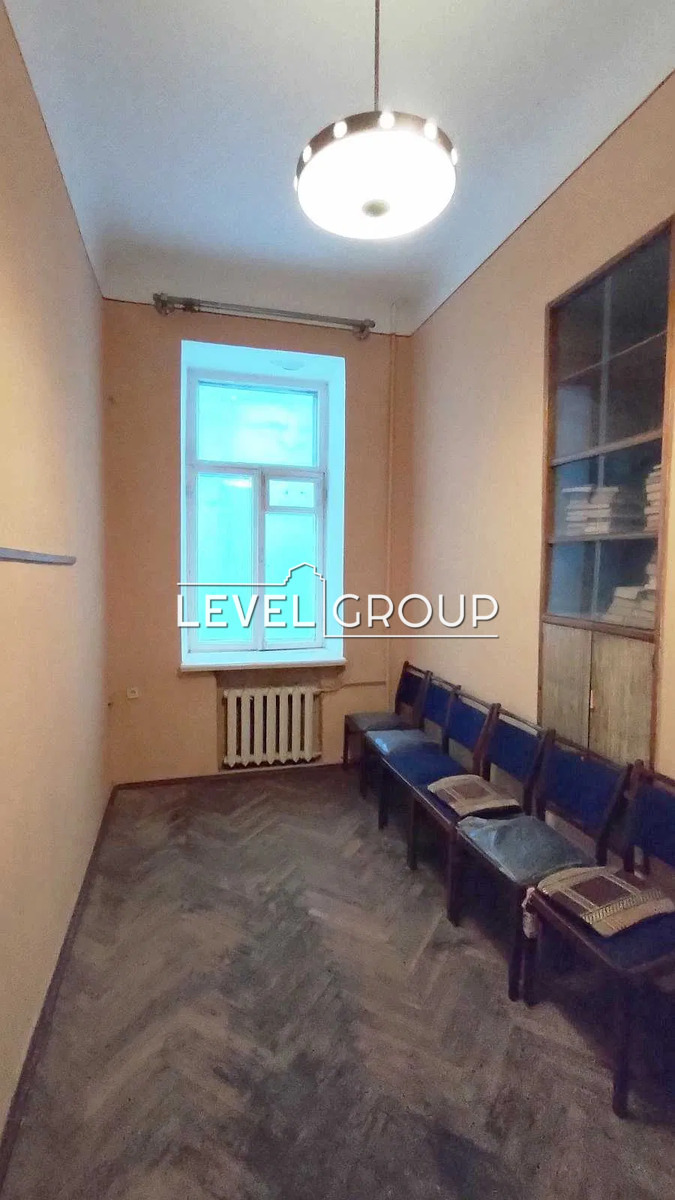 Лабораторна вул., 11