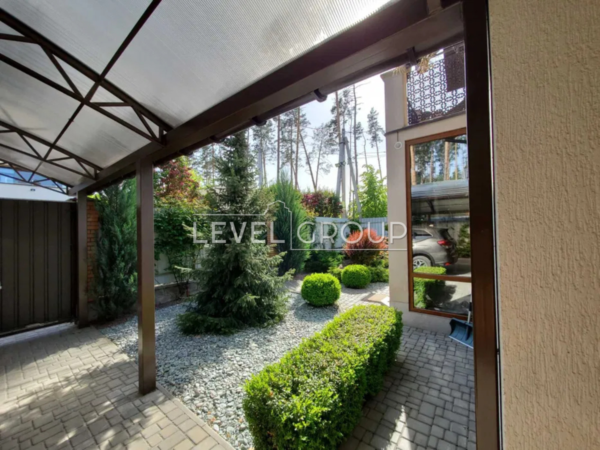 Revolutions Lane, 2m