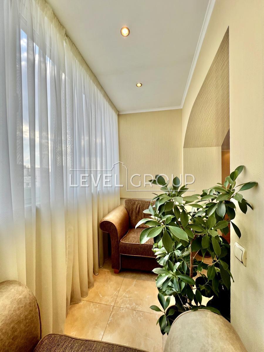 Petro Hryhorenko Ave., 1B
