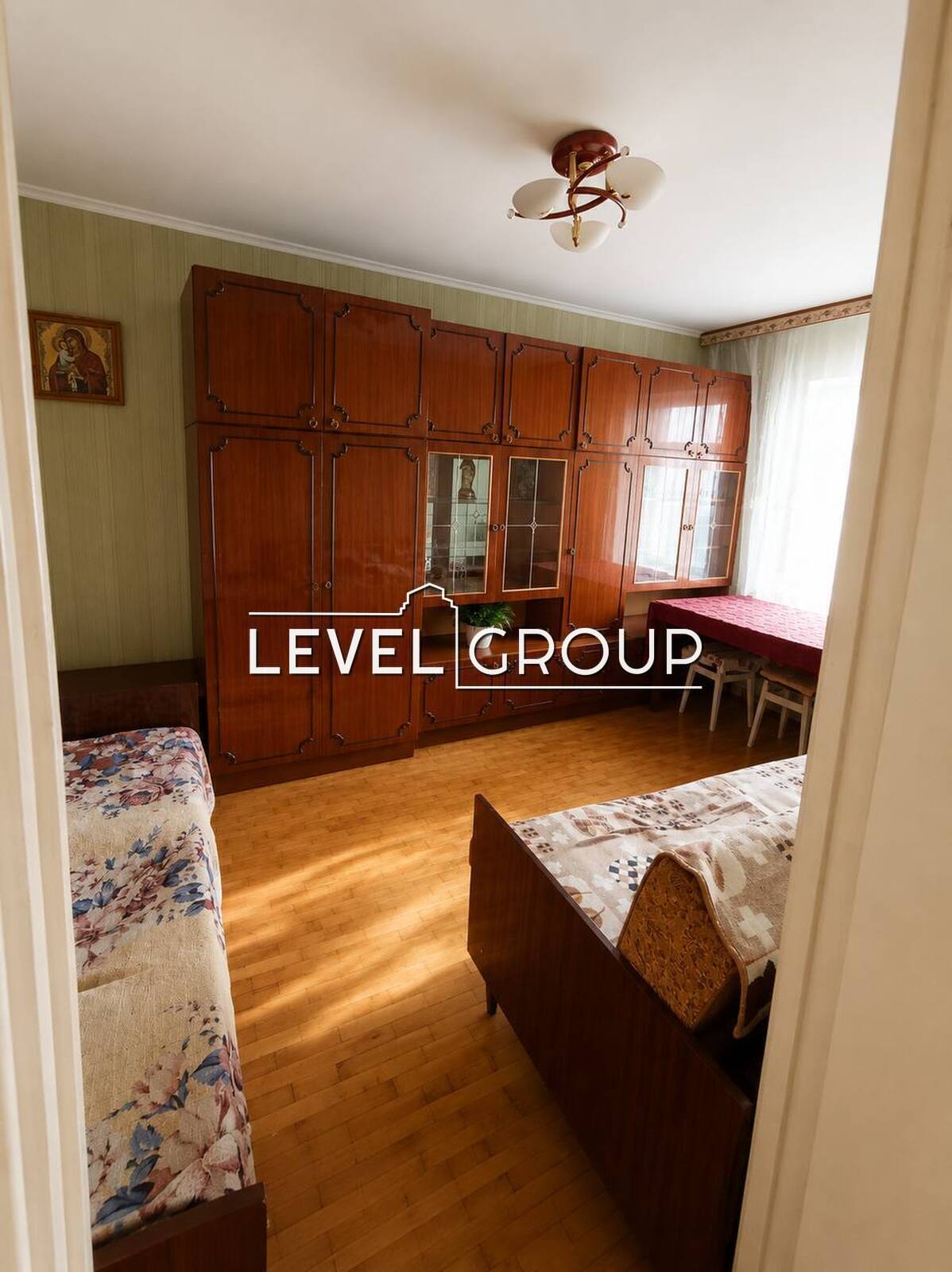 Европейського Союзу просп. (Правди), 64б