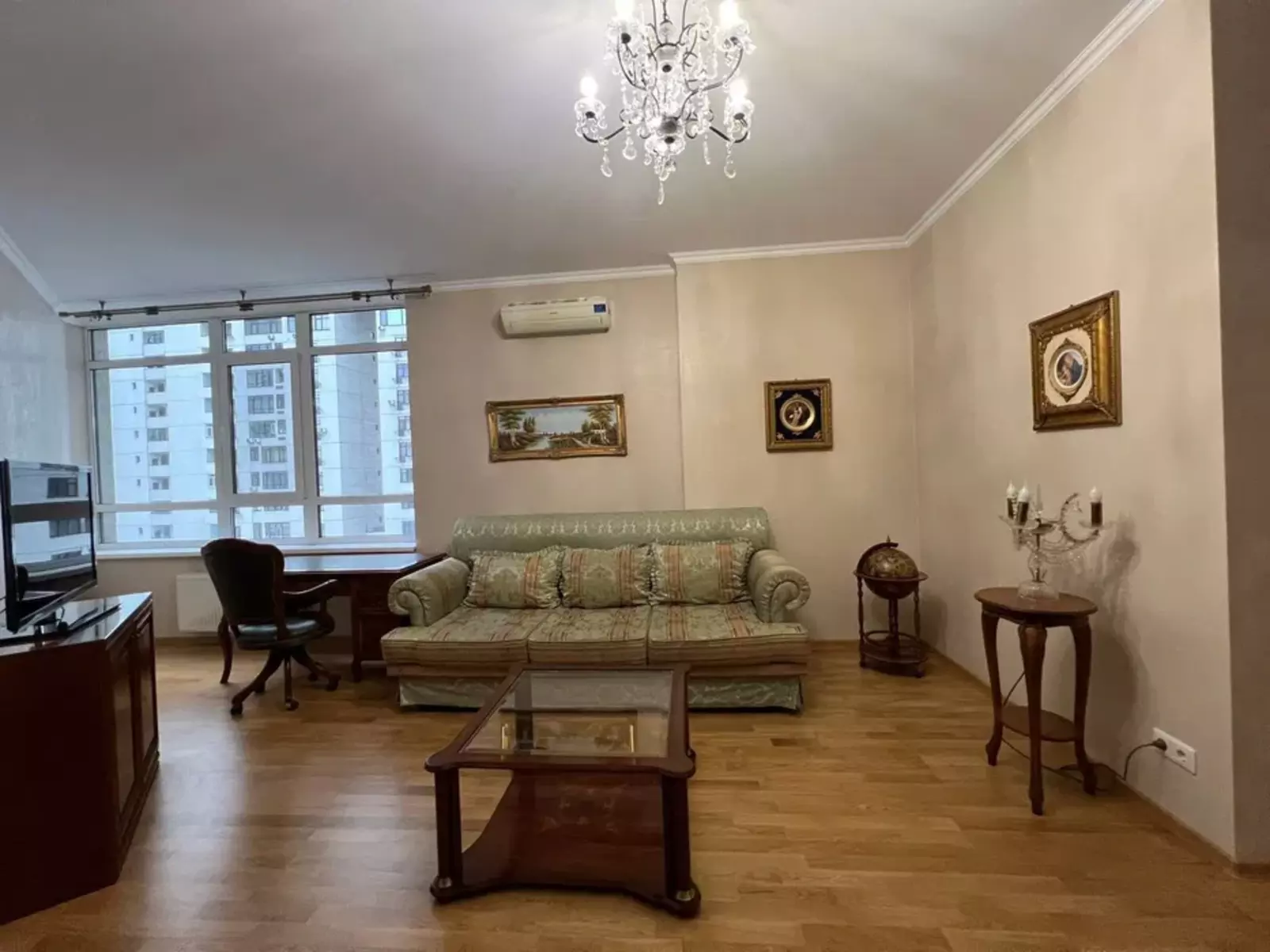 Євгена Коновальця вул. (Щорса), 44а