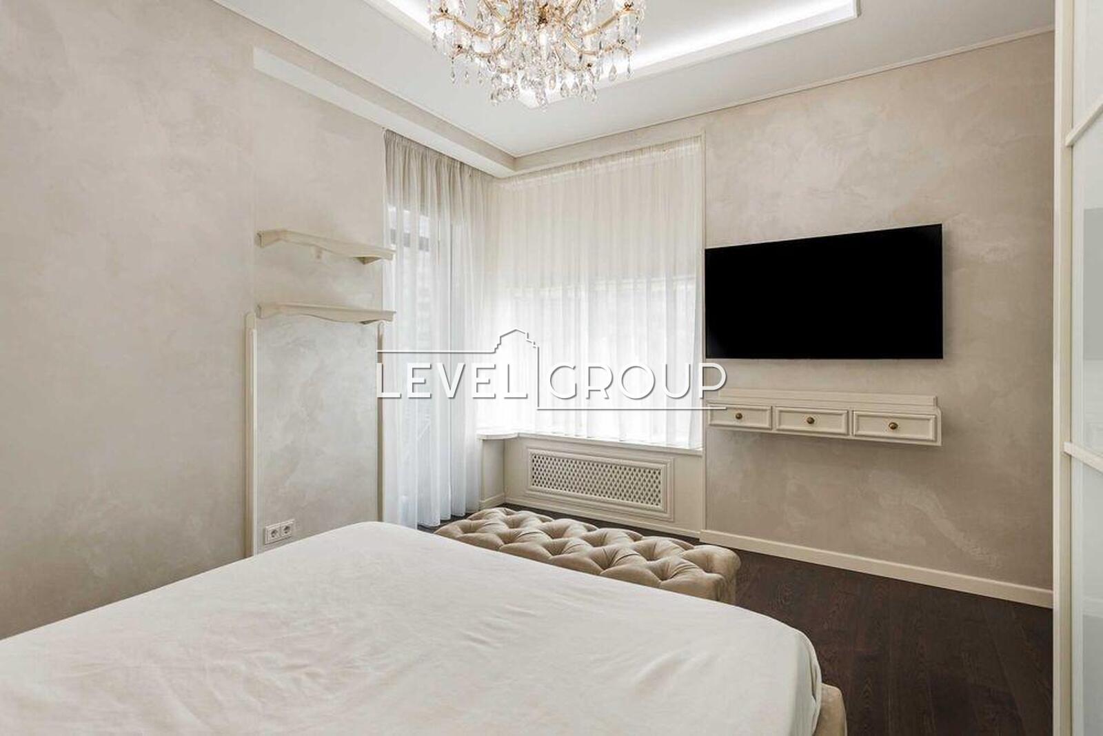 Євгена Коновальця вул. (Щорса), 26а