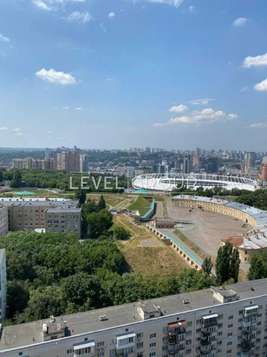 Лесі Українки бульв., 7а