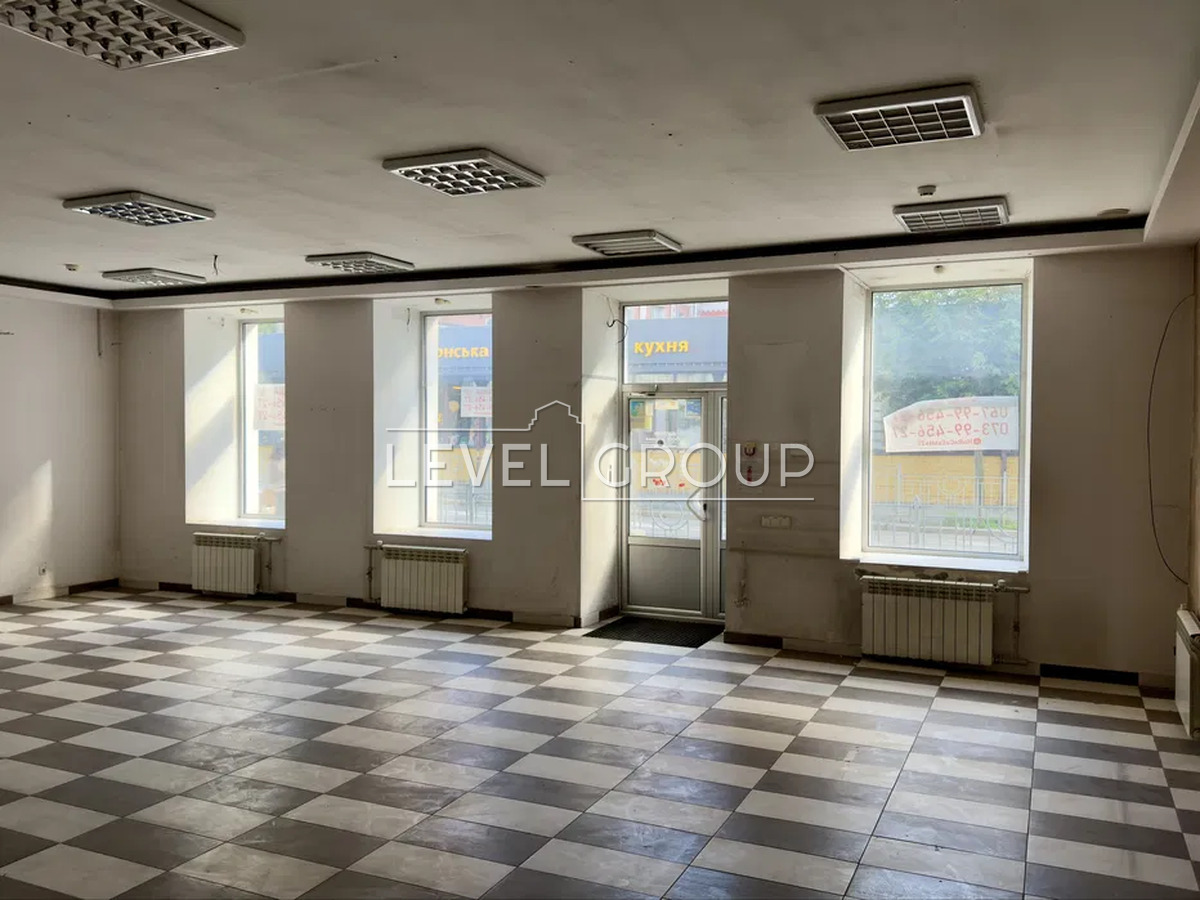 Nyzhniy Val St., 37