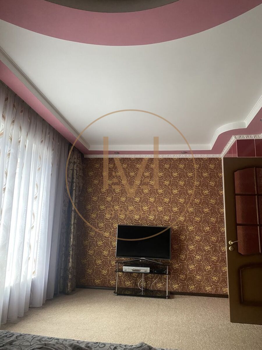 name_en