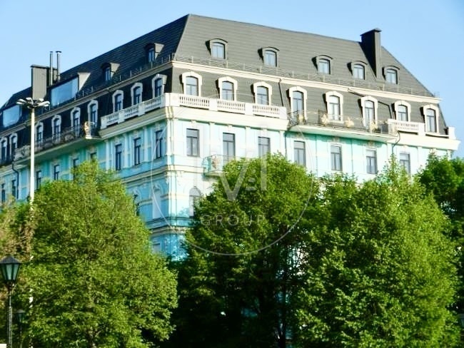 Volodymyrska St., 4
