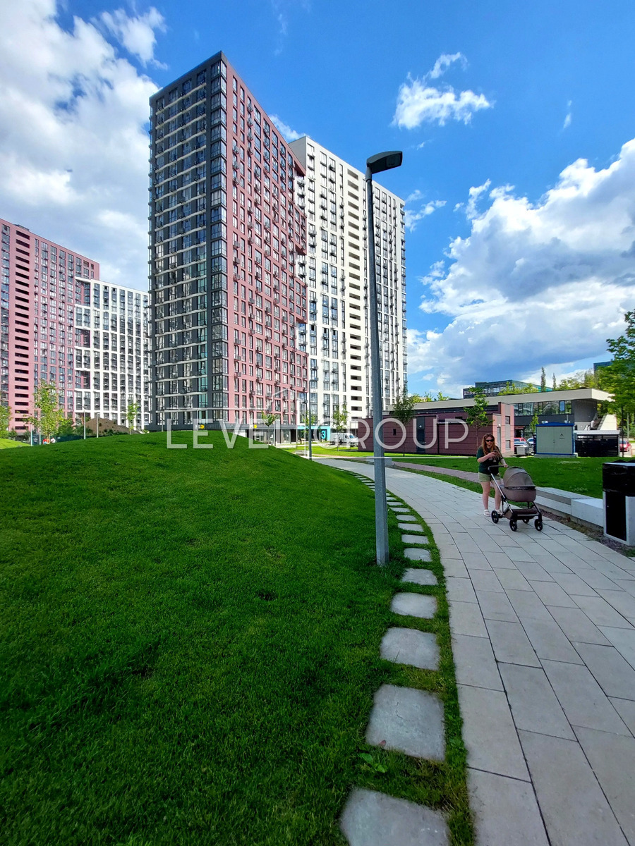 Krister Family Street, 6