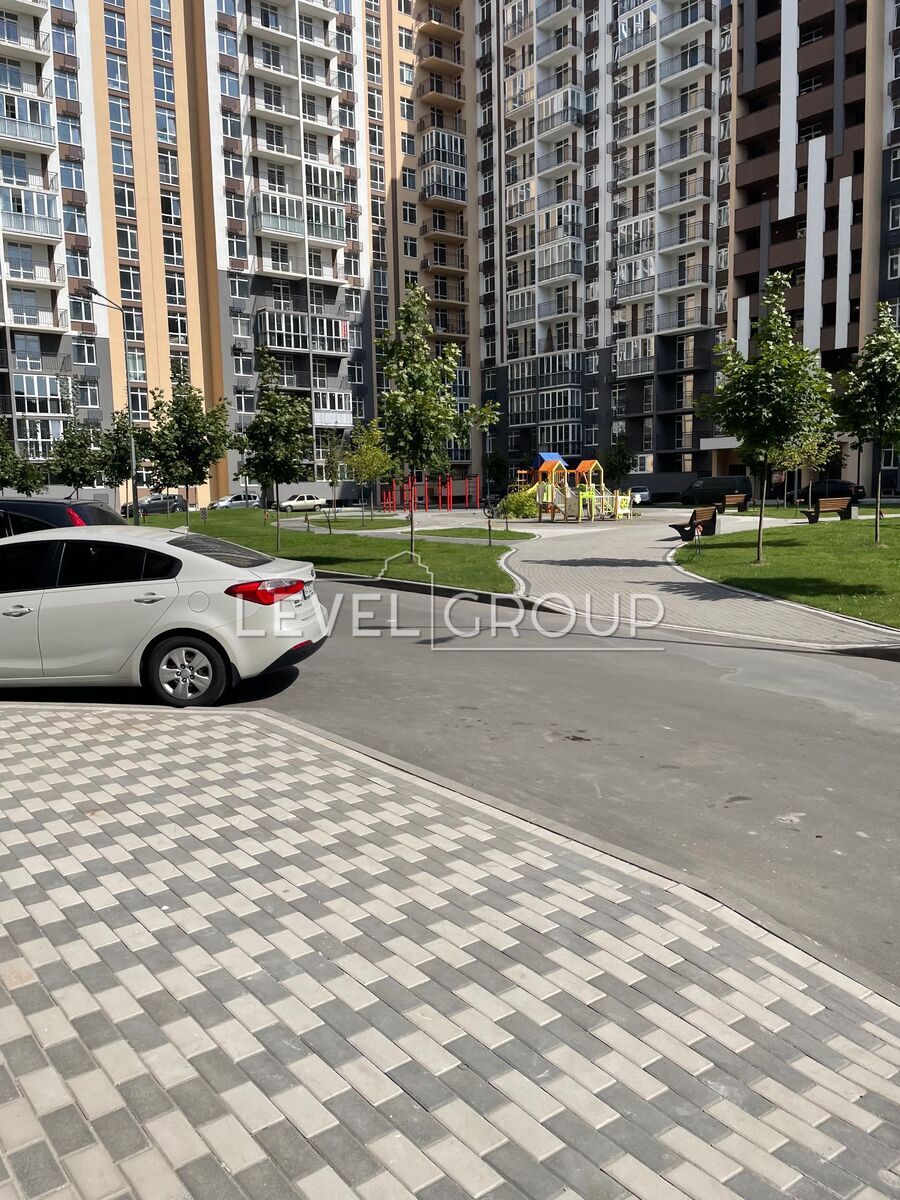 Академіка Заболотного вул., 148