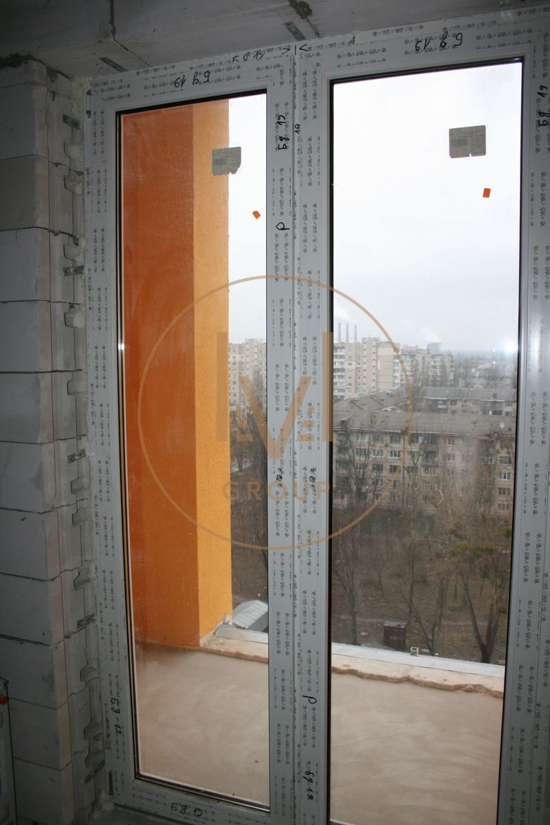 Регенераторна вул., 4