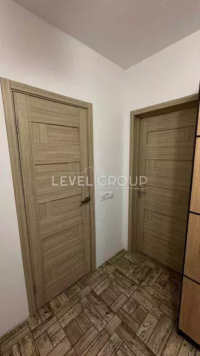 name_en