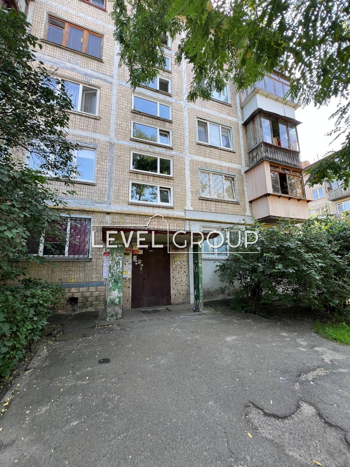 Івана Микитенка вул., 7в