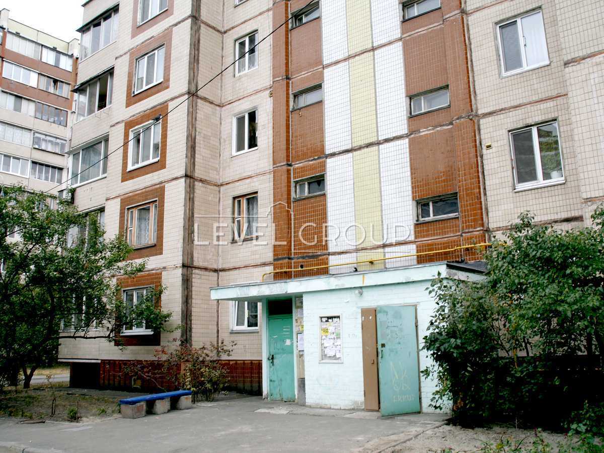 Volodymyr Vysotskyi Blvd., 6A