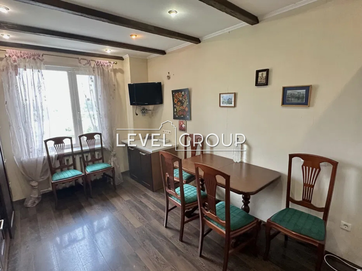 Borys Gmyri St., 1-2